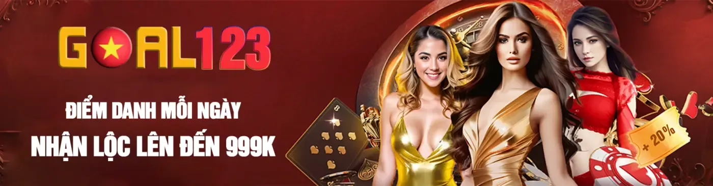 Bàn Baccarat sang trọng với các chip và thẻ bài, thể hiện chiến lược cá cược nâng cao tại tik88 trang chủ